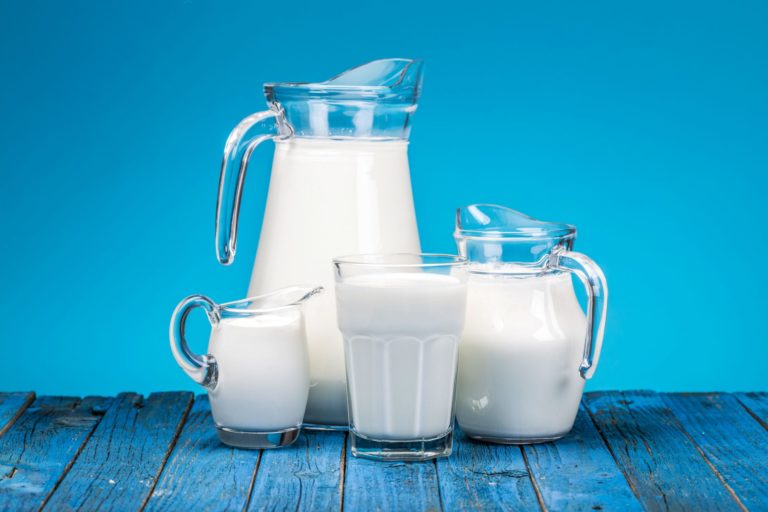 У лютому в Україні надоїли майже 460 тис. тонн молока